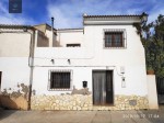 A country house for sale in the Bayarque area